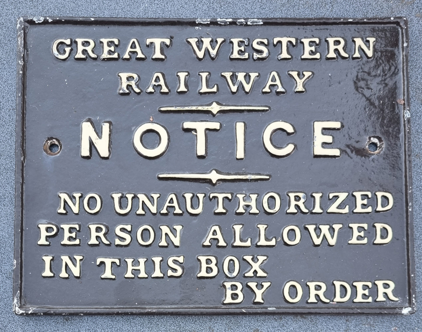 RA 7102 G.W.R. CAST IRON SIGNAL BOX DOOR NOTICE