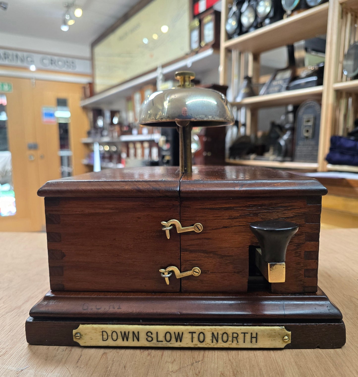 RA 7691 GREAT CENTRAL RLY TAPPER BLOCK BELL WITH PLATE