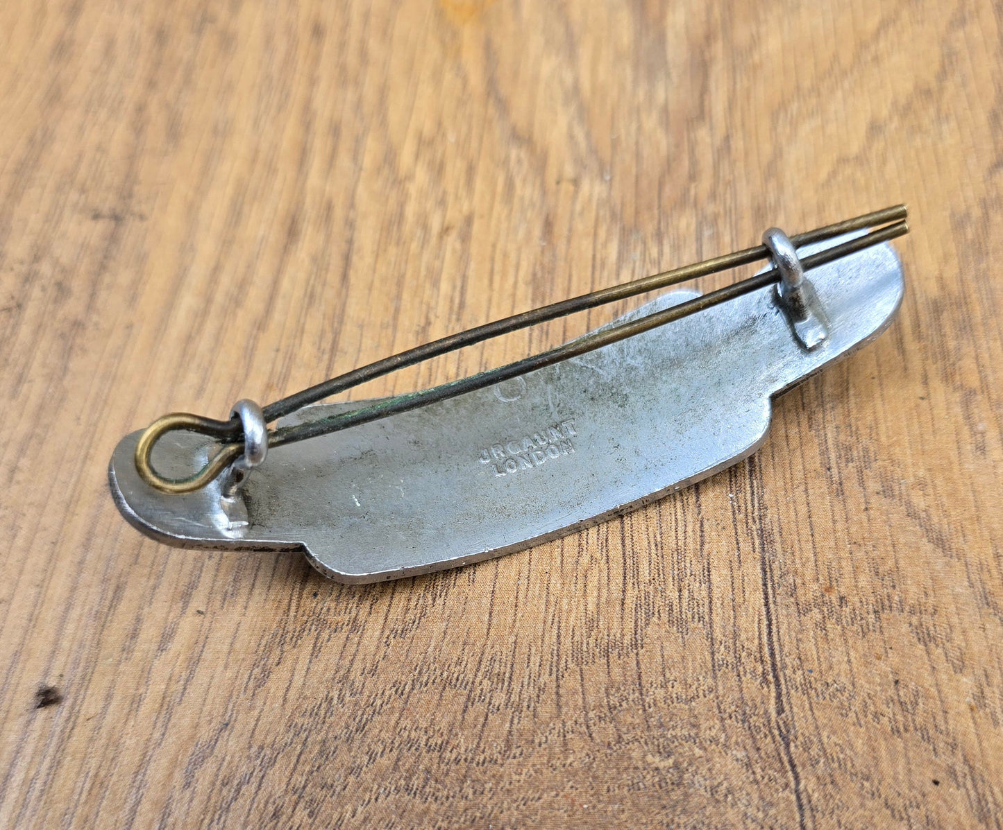 RA 7984  BRITISH RAILWAYS EASTERN REGION CAP BADGE