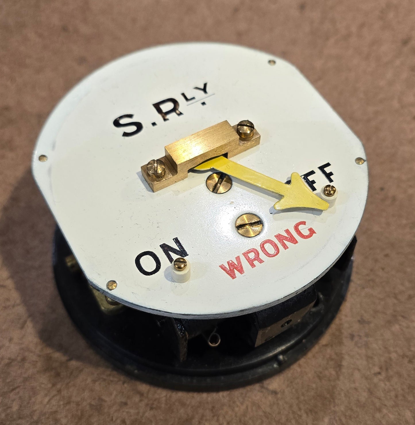 RA 7987 S.RYLY BRASS CASE DISTANT SIGNAL REPEATER BY W.R.SYKES.