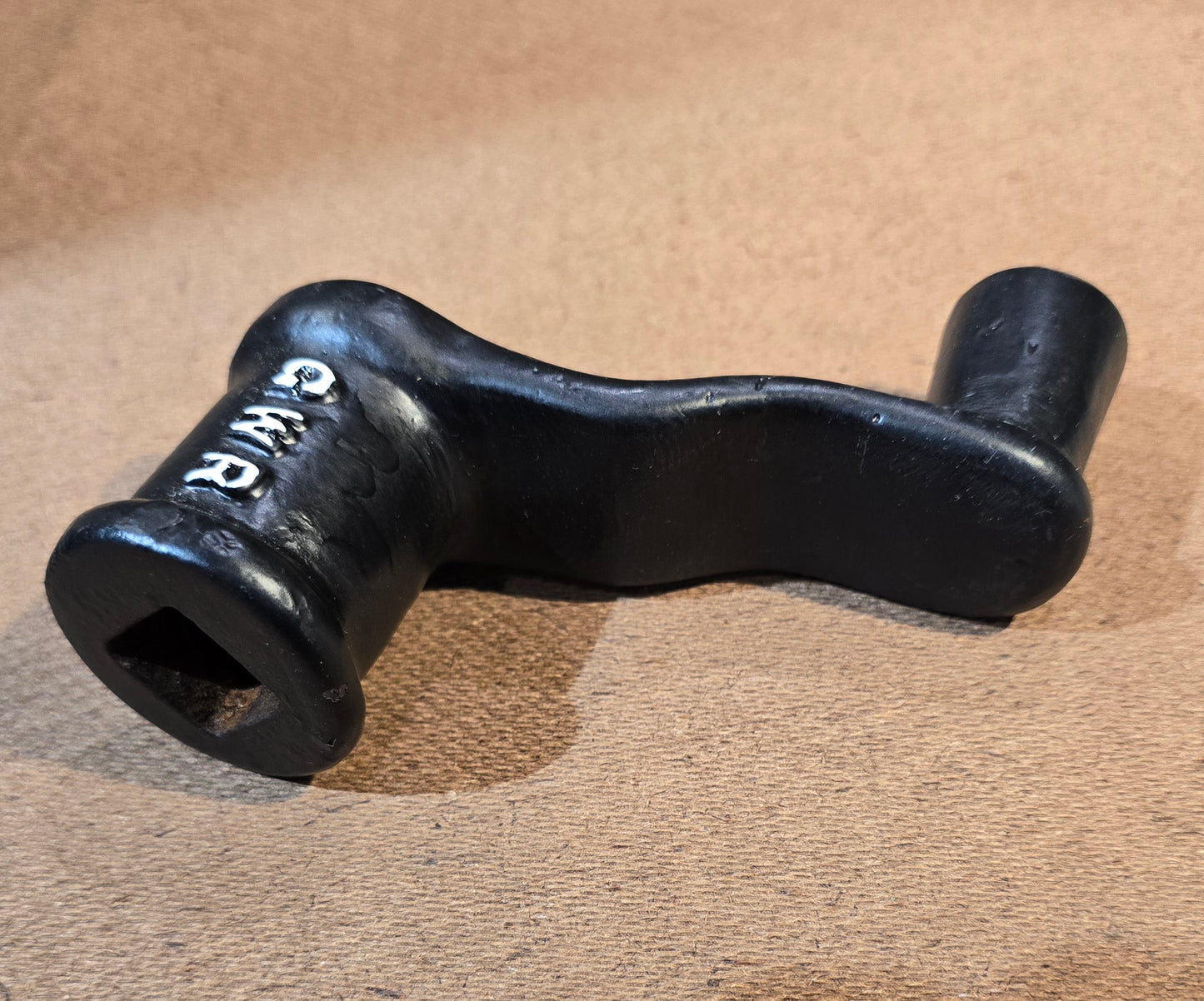 RA 7996 G.W.R. CAST IRON SIGNAL LEVER WIRE ADJUSTER HANDLE (SQUARE) TYPE.