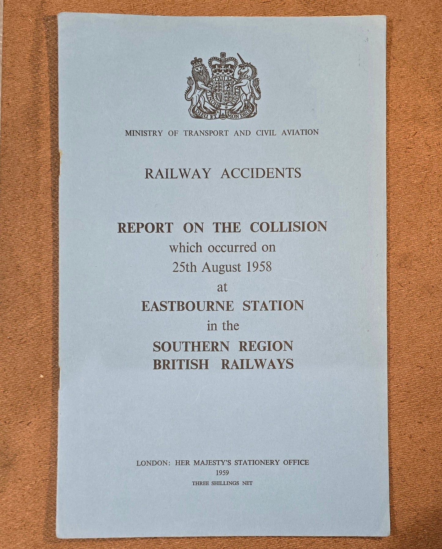 RA 7172 MINSTRY OF TRANSPORT RAILWAY ACCIDENT REPORT EASTBOURNE STATION.