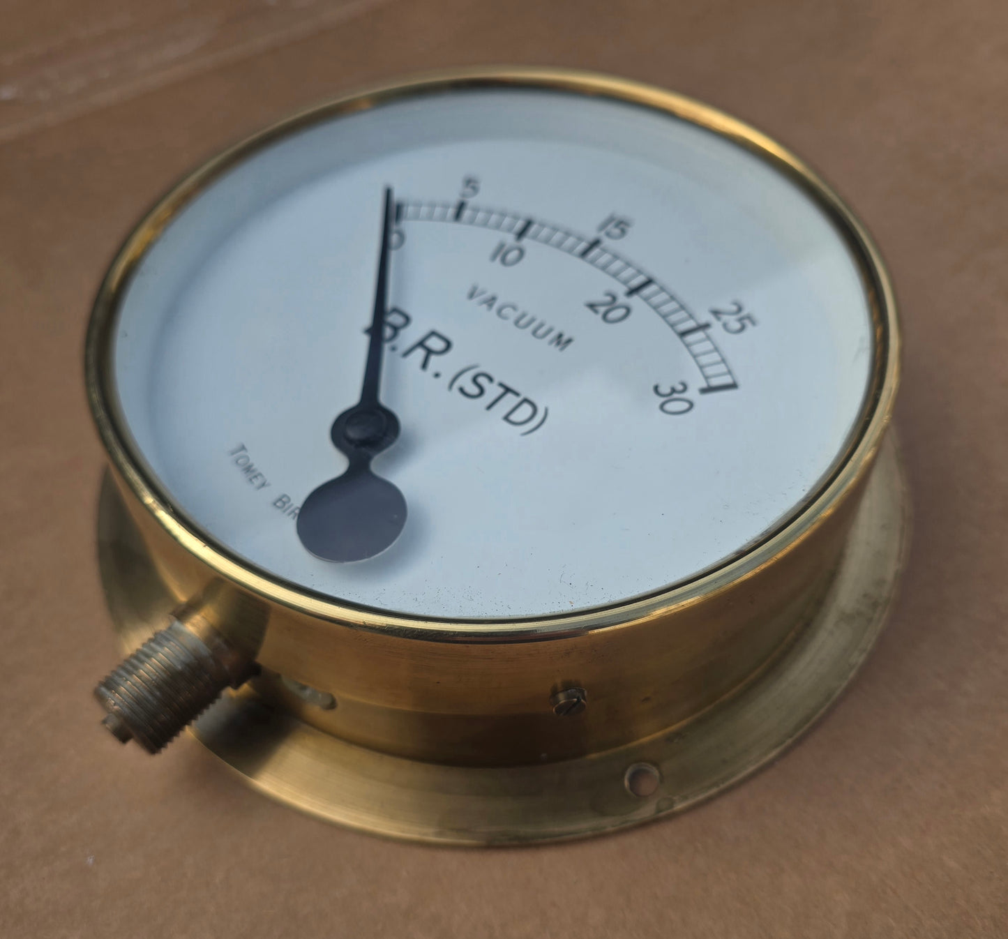 RA 8033 EX LOCO STORES B.R. STANDARD 6" FACE BRASS CASED VACUUM GAUGE.