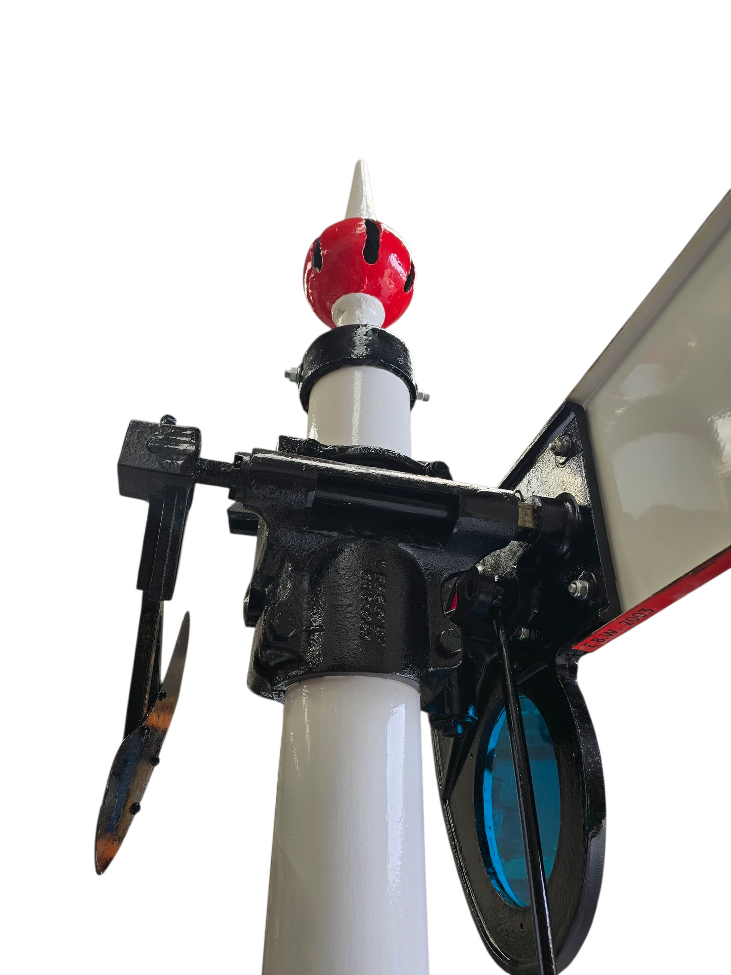 RA 8107 G.W.R. BR-WR FULLY RESTOTORED TUBULAR POST SIGNAL FOR GARDEN.