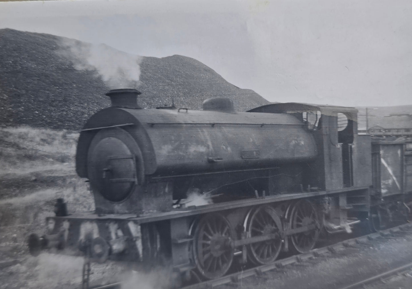 RA 8164 EX N.C.B. ST JOHNS COLLIERY HUNSLET NO 3840 "PAMELA" BRASS PRESSURE GAUGE.