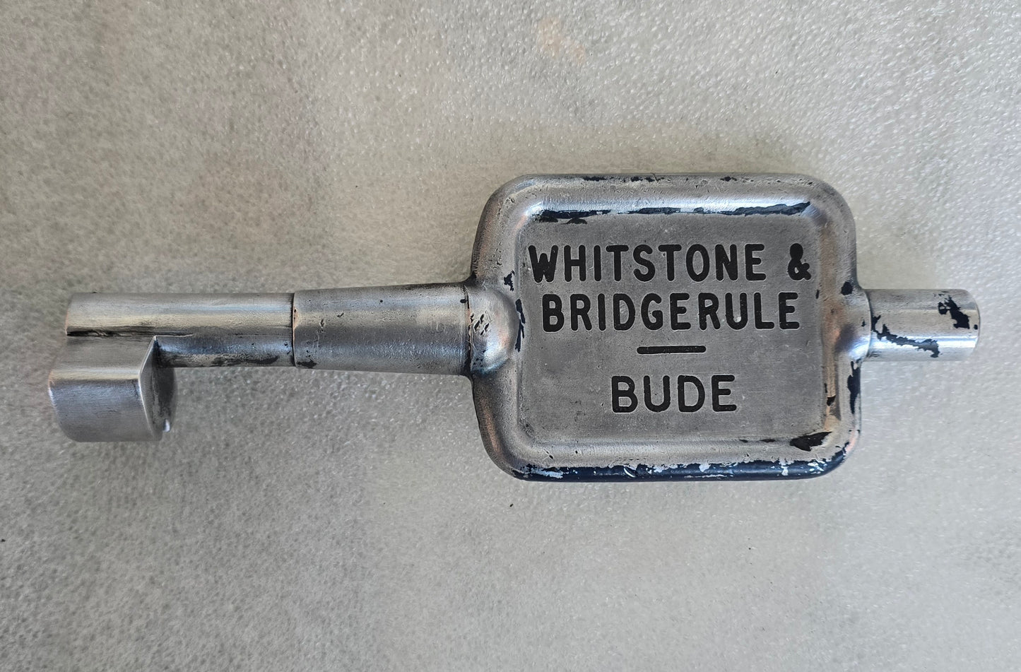 RA 8136 ALLOY SINGLE LINE KEY "WHITSTONE & BRIDGERULE-BUDE"