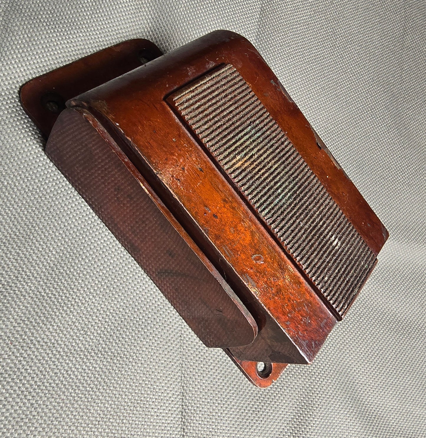RA 8216 G.W.R. FIRST CLASS CARRIAGE ASH TRAY.