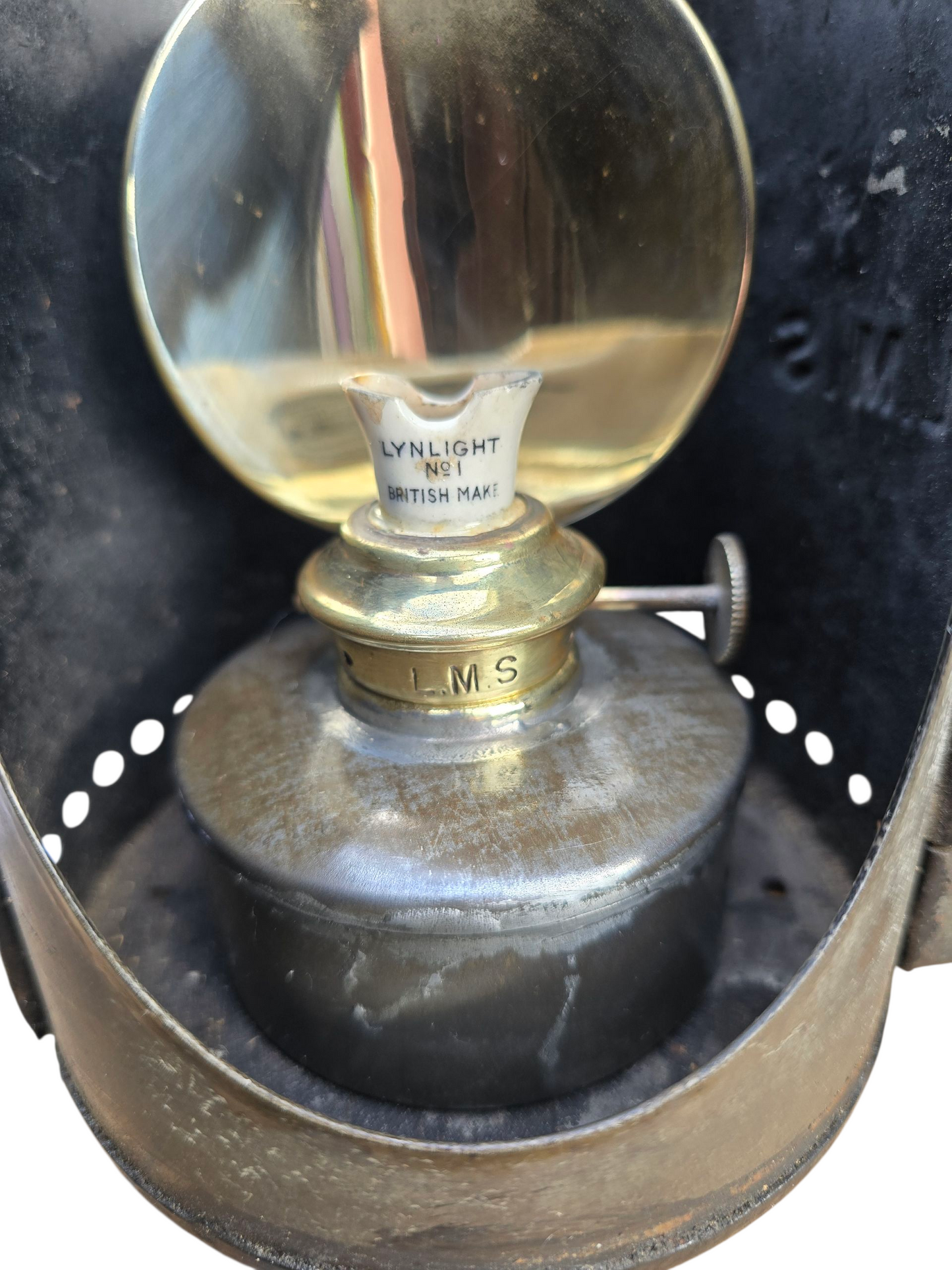 RA 8238 L.M.S 3 ASPECT HANDLAMP EX 17 B BURTON-ON-TRENT LOCO SHED.