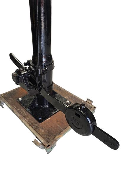 RA 8107  G.W.R. BR-WR FULLY RESTOTORED TUBULAR POST SIGNAL FOR GARDEN.