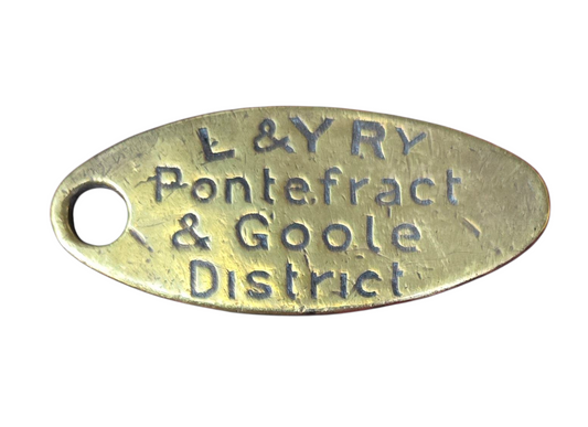 RA 7827A  LANCASHIRE & YOURSHIRE RLY BRASS KEY FOB "POMTEFRACT"