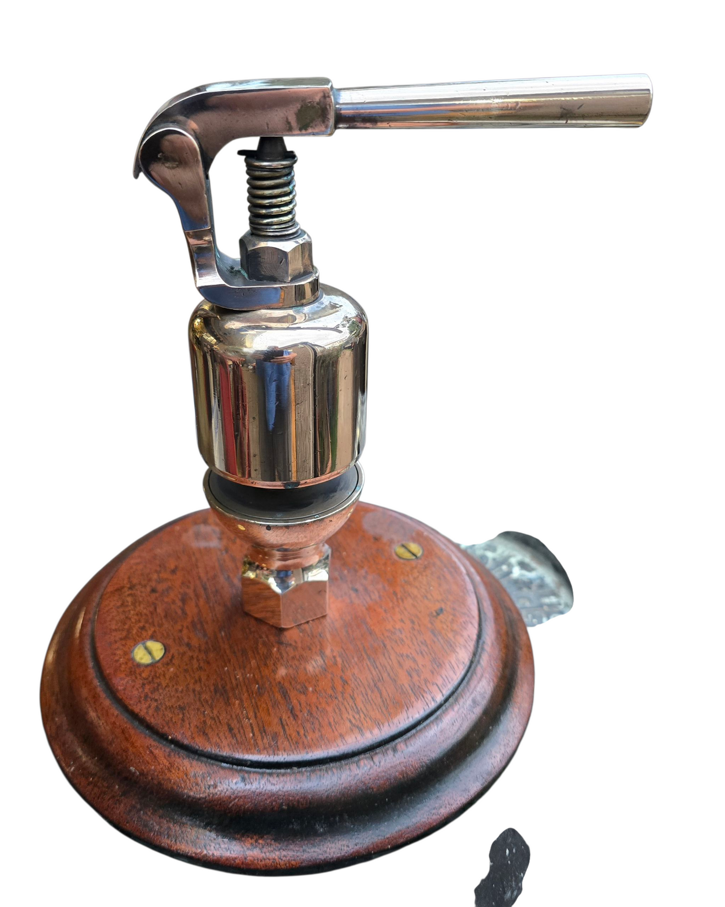 RA 8134  SMALL ANTIQUE BRASS STEAM WHISTLE WITH CENTER VALVE . 1/2 BSP THREAD.