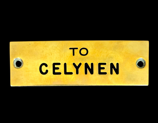 RA 8196 G.W.R. BRASS SHELF PLATE "TO CELYNEN"