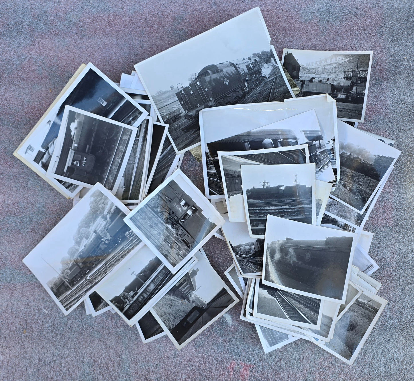 RA 8029  A COLLECTION OF 85 G.W.R. & S.R. B & w STEAM LOCO PICTURES.