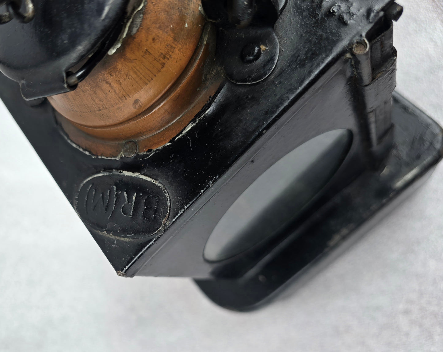 RA 8217  L.M.S.  BR(M)  WELCH PATTENT SIGNAL LAMP INTERIOR BURNER.