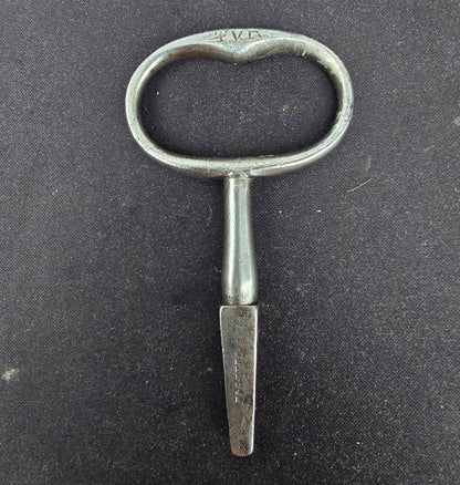RA 8212  RARE TAFF VALE RAILWAY CARRIGE DOOR KEY.