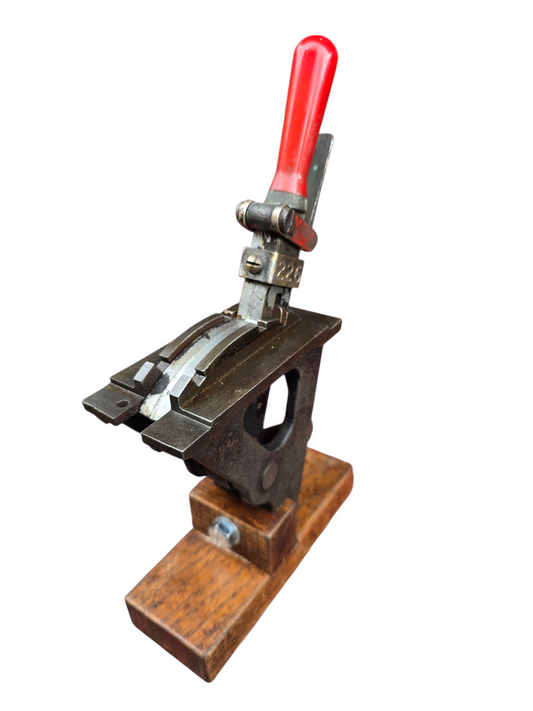RA 8344   1 MINIATURE POWER FRAME LEVER NO 226 ON OAK DISPLAY BASE