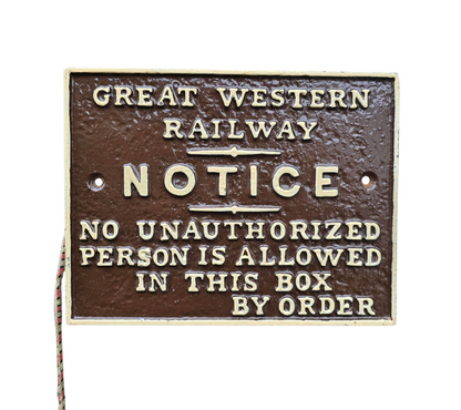 RA 8389 G.W.R. RARER VERSION OF A SIGNAL BOX DOOR PLATE WITH "IS"