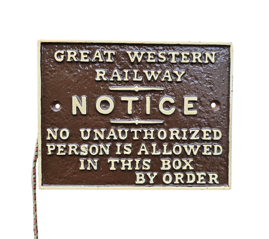 RA 8389 G.W.R. RARER VERSION OF A SIGNAL BOX DOOR PLATE WITH "IS"