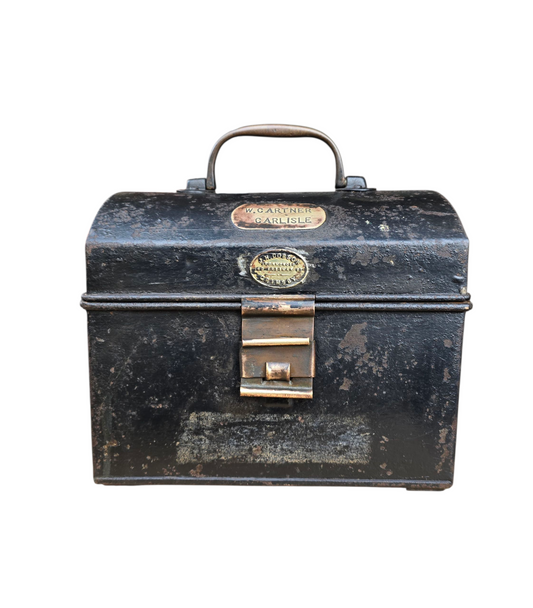 RA 8426  SMALL STEAM LOCOMOTIVE DRIVERS "GRIMSBY" SNAP BOX"