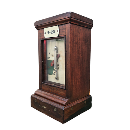 RA 8744 G.W.R. WOOD CASE SIGNAL ARM REPEATER