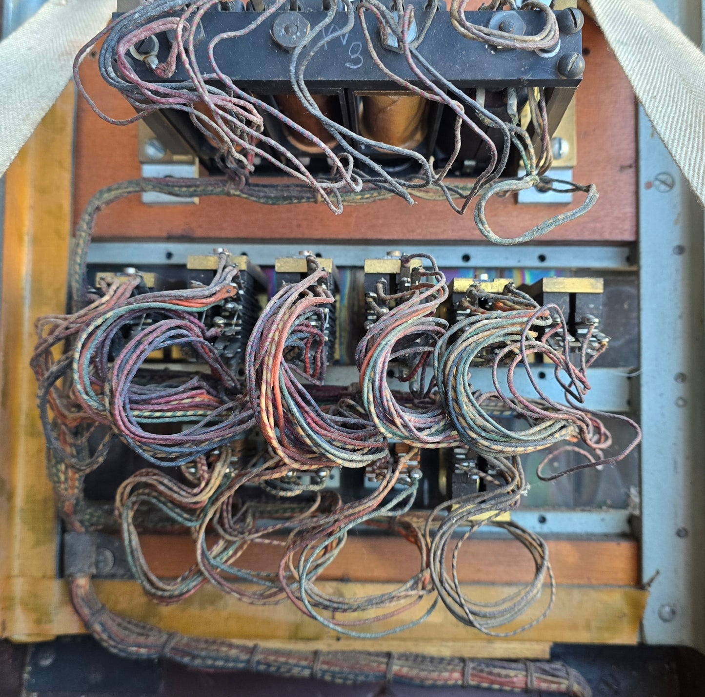 RA 8773 4 BUTTON SIGNALBOX TELEPHONE EX TAUNTON AND BARNSTAPLE LINE
