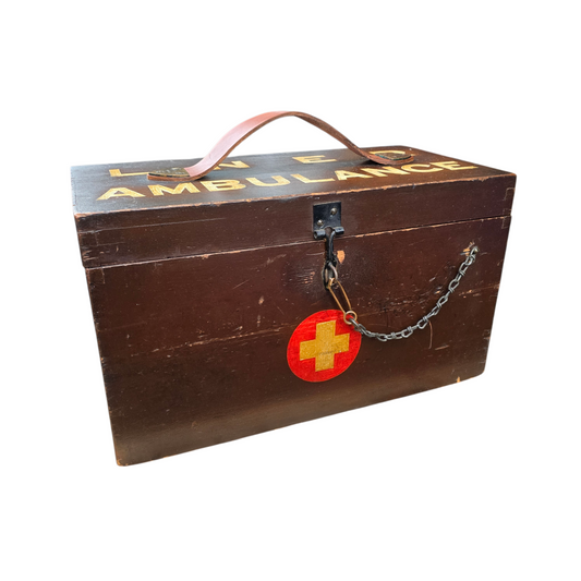 RA 8607 LONDON & NORTH EASTERNN RAILWAY WOODEN AMBULANCE BOX