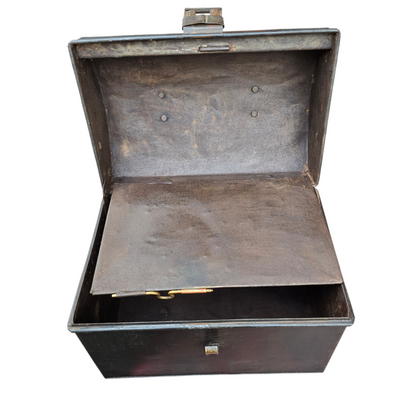 RA 8428   DRIVER`S "GRIMSBY" SNAP BOX