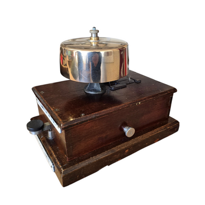 RA 8980  G.W.R. FLAT TOP BLOX BELL PLATED WELLINGTON NO 2 BOX