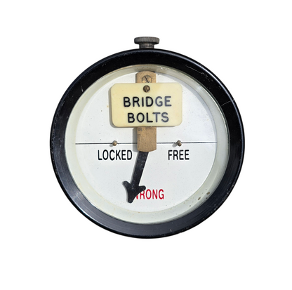 RA 8976  RARE BAKELITE "BRIDGE BOLT " INDICATOR
