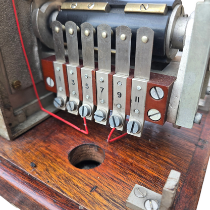 RA 8899 G.W.R. 1947 PATTERN "DOUBLE CONTACTS" BLOCK INDICATOR