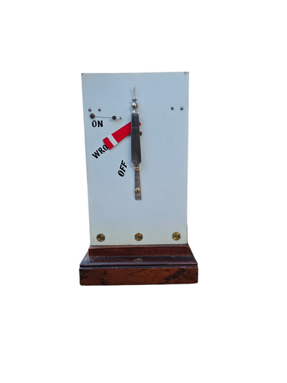 RA 8542   G.W.R. TYERS WOOD CASE SIGNAL ARM REPEATER