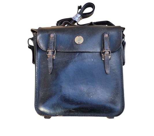 RA 8633  STEAM LOCO DRIVERS LEATHER SATCHEL "G.C.MARTIN. LOCO DEPT. KETTERING